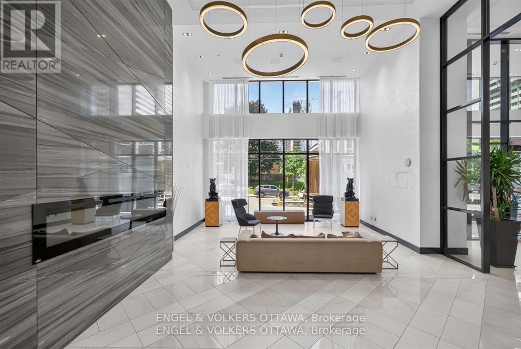 201 - 255 Bay Street, Ottawa, Ontario  K1R 0C5 - Photo 2 - X13741170
