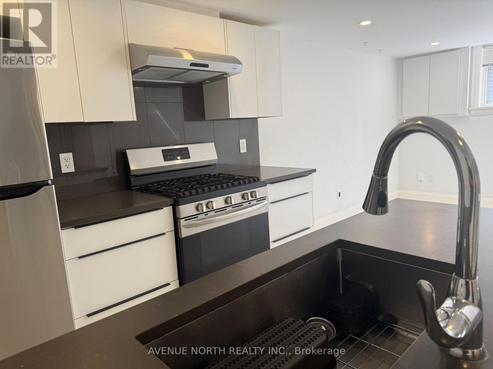1108 Richard Avenue, Ottawa, Ontario  K1H 8C6 - Photo 3 - X13741206