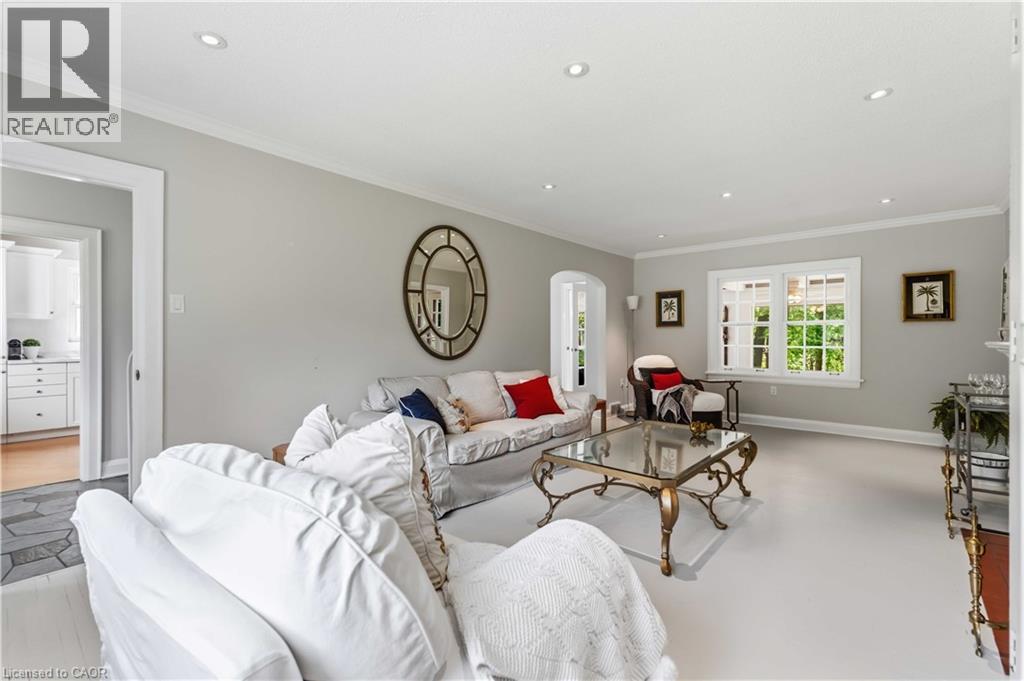 1537 Gregory Road, St. Catharines, Ontario  L2R 6P9 - Photo 11 - 40860036