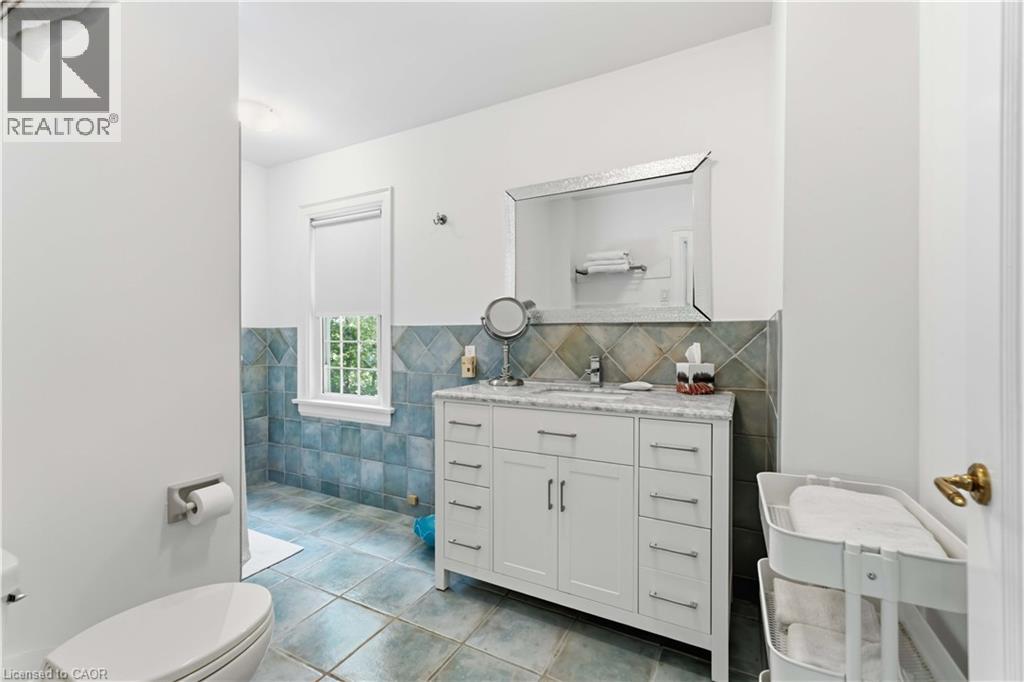 1537 Gregory Road, St. Catharines, Ontario  L2R 6P9 - Photo 36 - 40860036