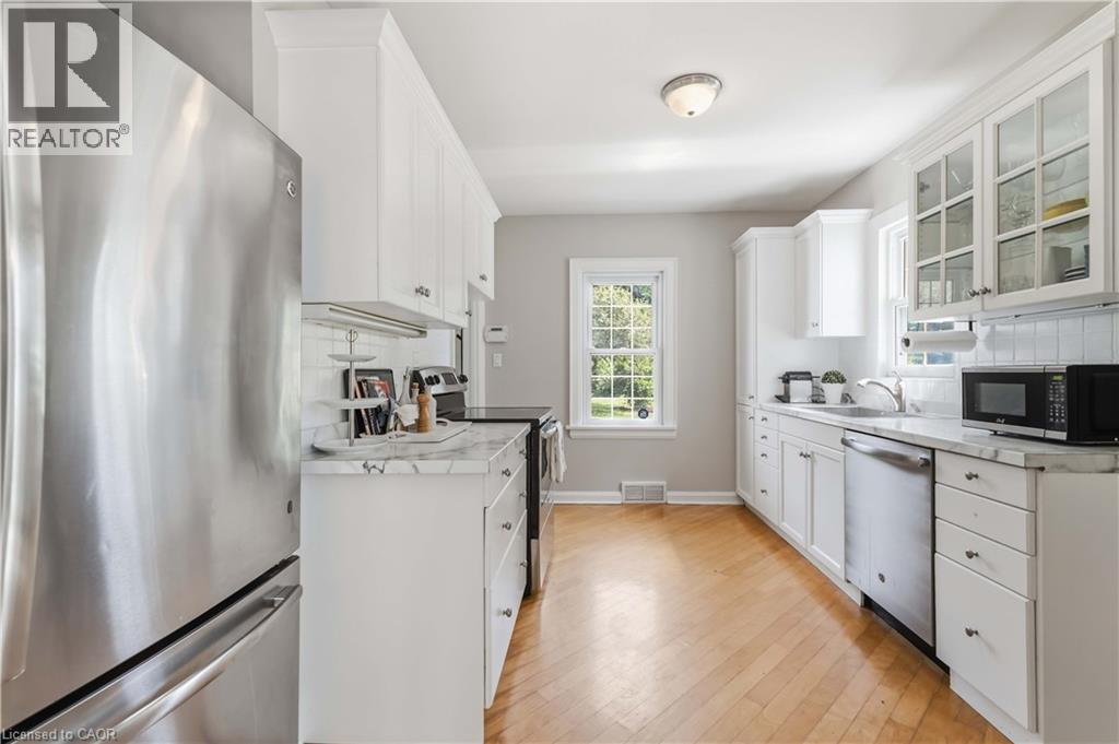 1537 Gregory Road, St. Catharines, Ontario  L2R 6P9 - Photo 16 - 40860036