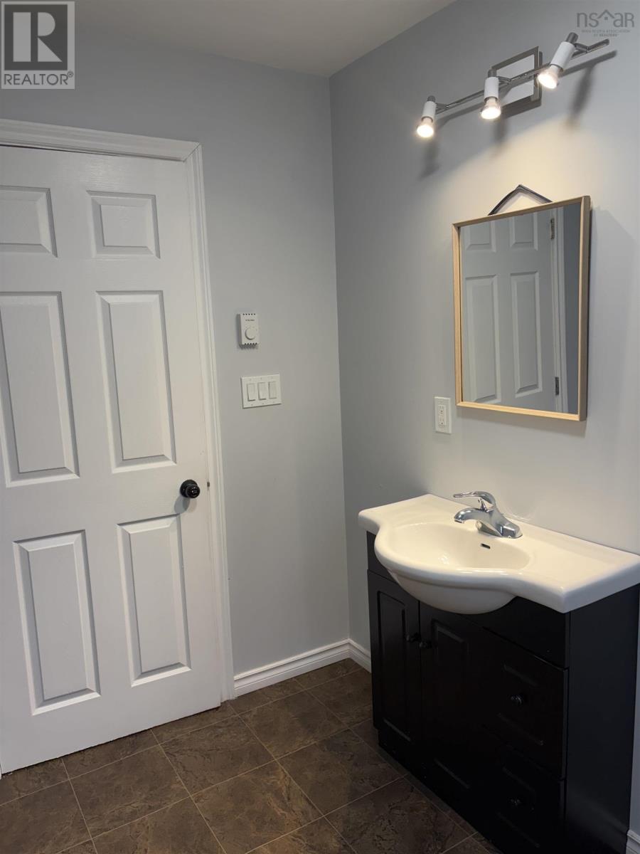 25 Morrison Street, Glace Bay, Nova Scotia  B1A 2G7 - Photo 10 - 202622312