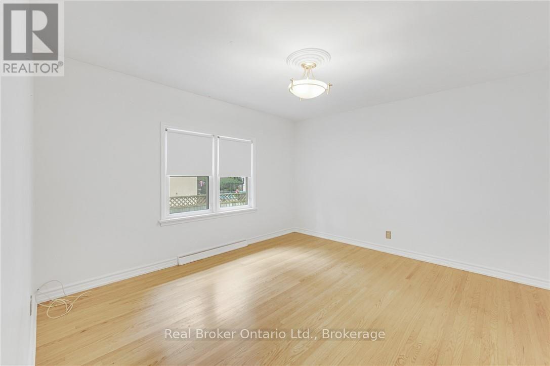 374 Spruce Street, Oakville, Ontario  L6J 2H3 - Photo 19 - W13741076
