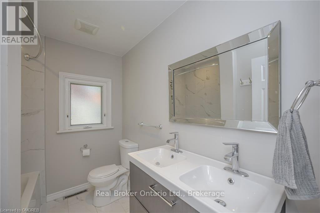 374 Spruce Street, Oakville, Ontario  L6J 2H3 - Photo 21 - W13741076