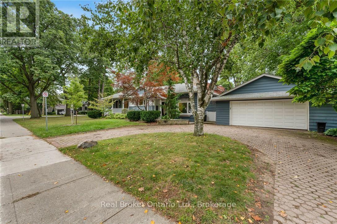 374 Spruce Street, Oakville, Ontario  L6J 2H3 - Photo 6 - W13741076