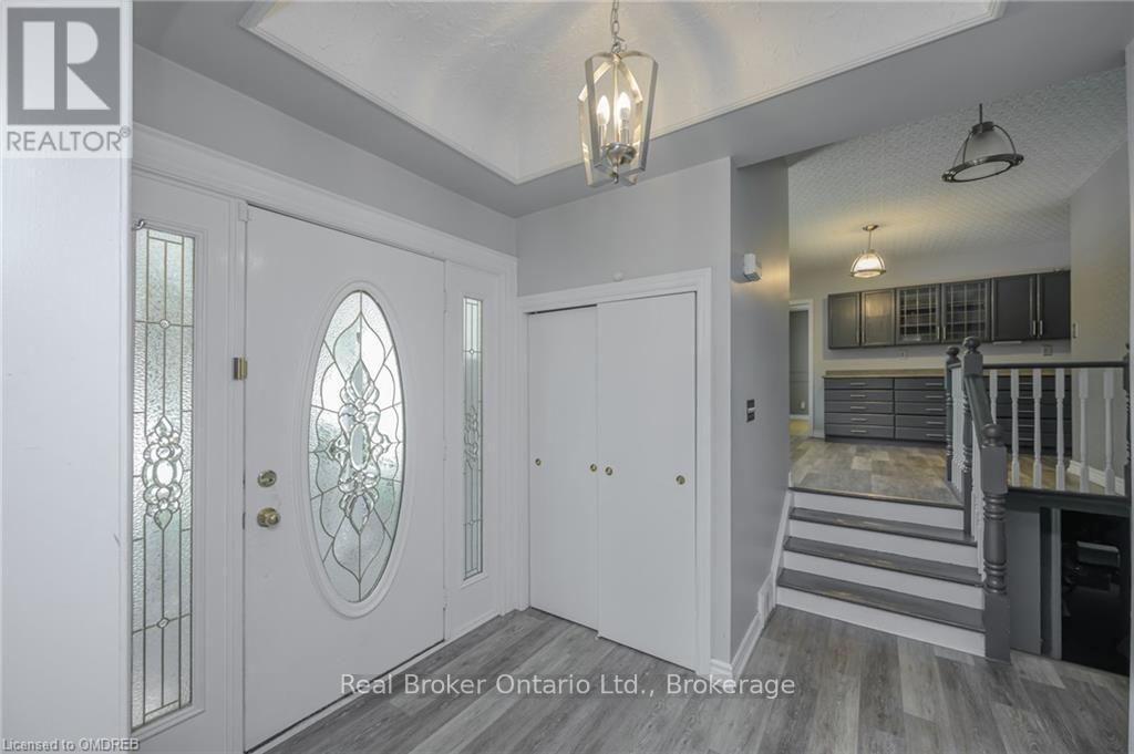 374 Spruce Street, Oakville, Ontario  L6J 2H3 - Photo 9 - W13741076