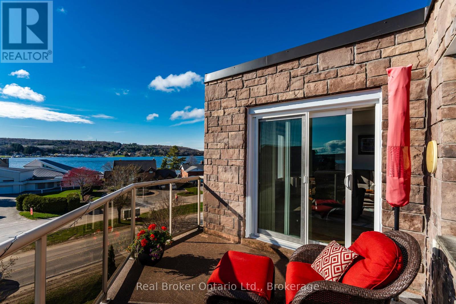 402 - 11 Beck Boulevard, Penetanguishene, Ontario  L9M 2G1 - Photo 2 - S13741128