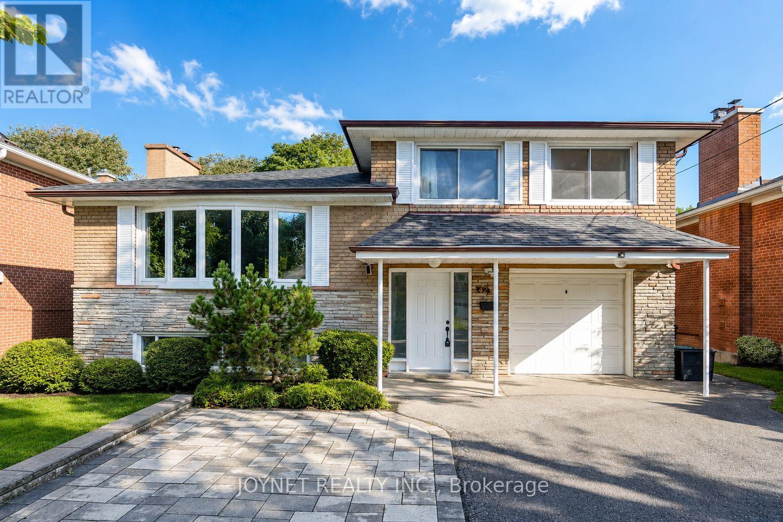 42 BRUCEDALE CRESCENT, Toronto, Ontario