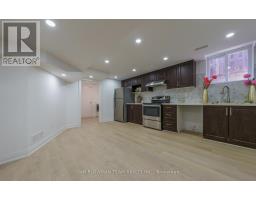10 PARDON AVENUE, Whitby, Ontario