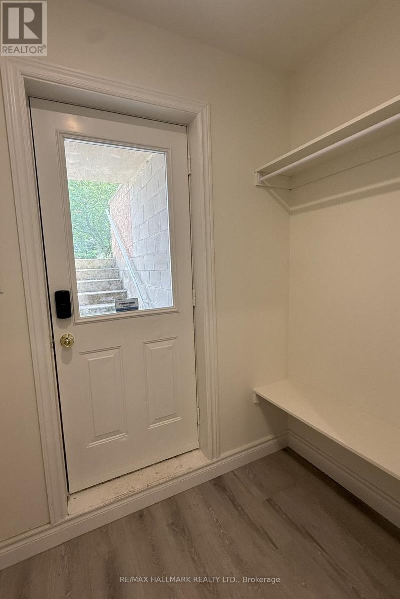 43 Oak Avenue, Richmond Hill, Ontario  L4C 6R5 - Photo 3 - N13741068