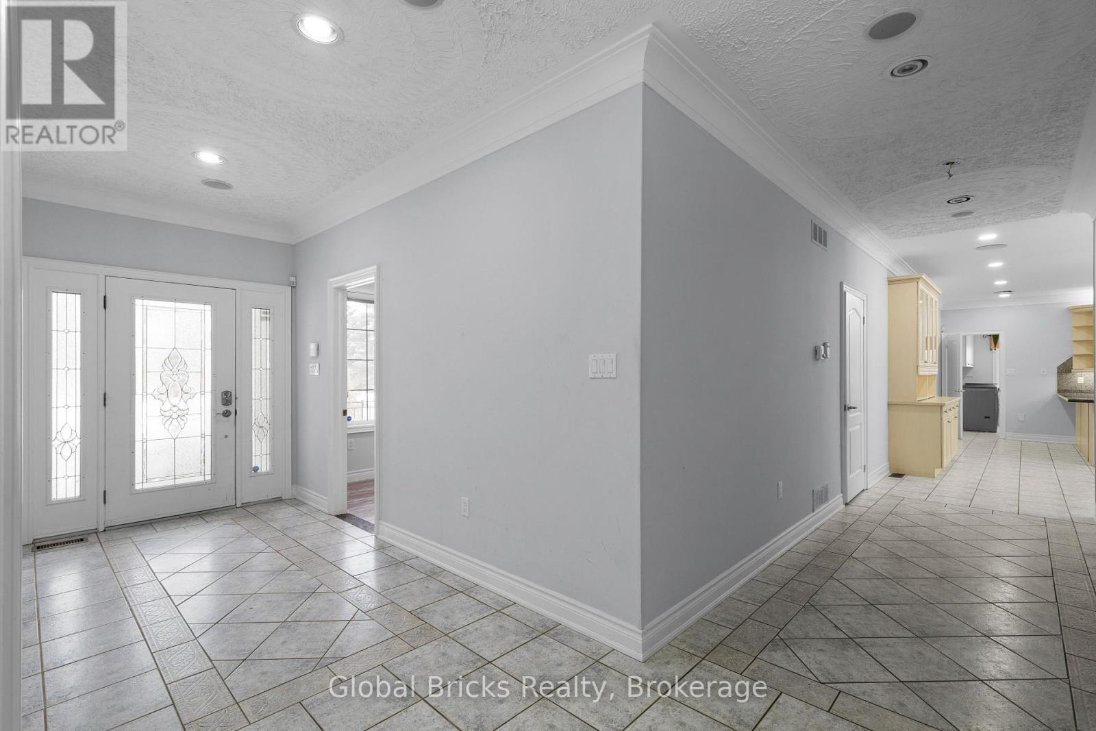 14 Fisher Drive, Adjala-Tosorontio, Ontario  L0M 1J0 - Photo 5 - N13741230