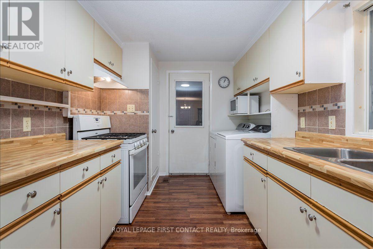 40 Corner Brook Trail, Innisfil, Ontario  L9S 1N6 - Photo 6 - N13741242