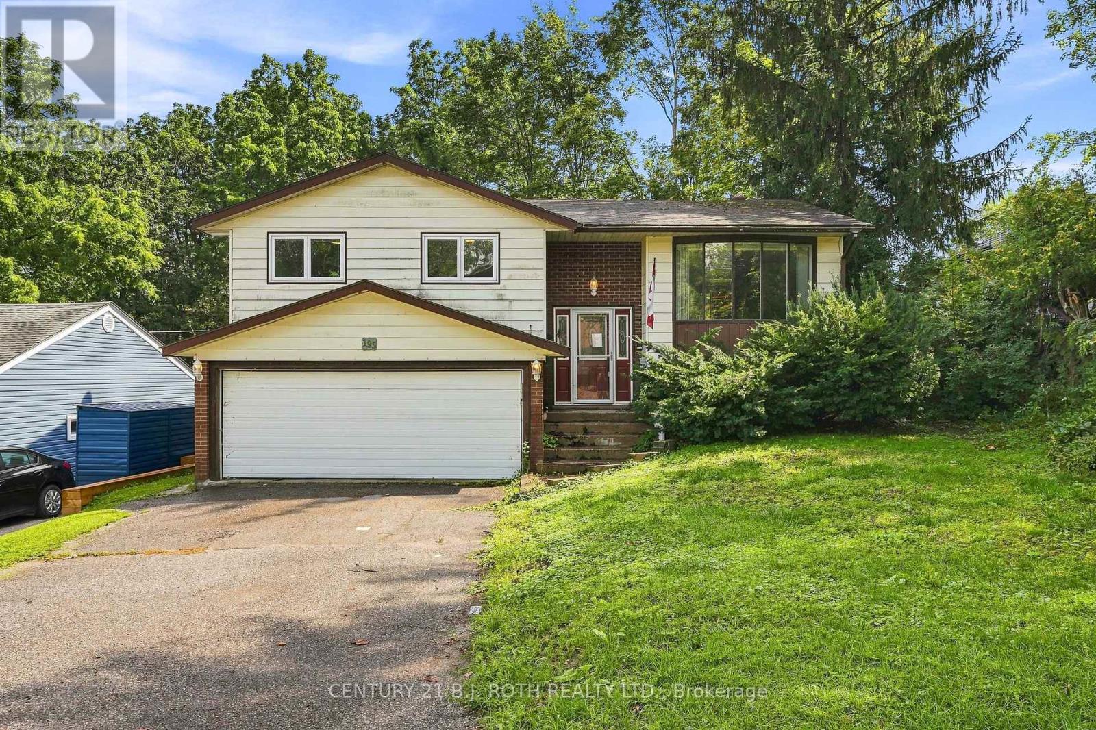 195 NORTH STREET E, Orillia, Ontario