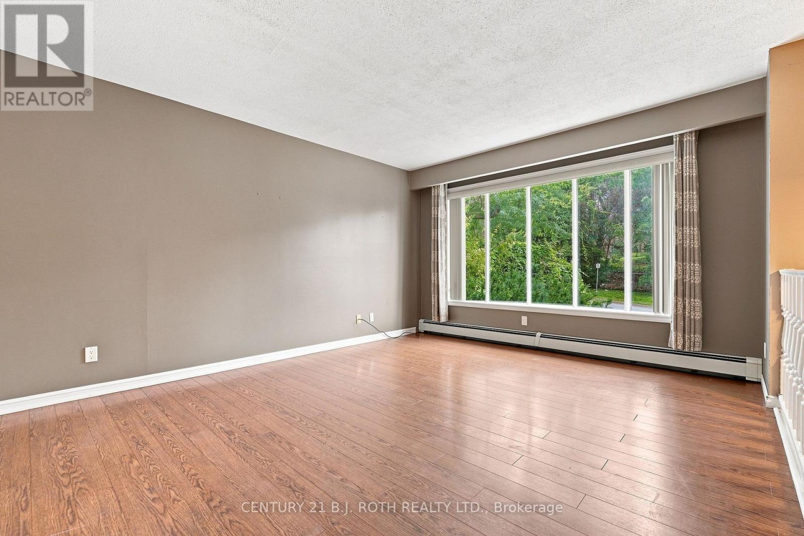 195 North Street E, Orillia, Ontario  L3V 2G2 - Photo 3 - S13741282