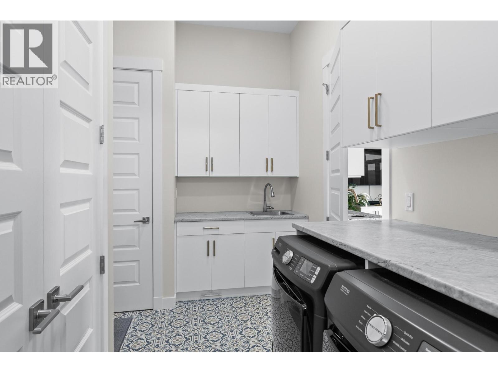 8876 Crofton Road, Vernon, British Columbia  V1H 2L2 - Photo 14 - 10399307