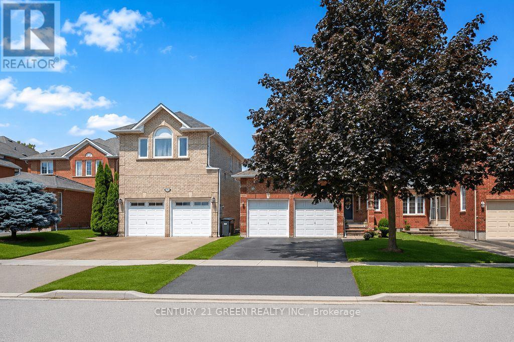1446 Grossi Street, Mississauga, Ontario  L5V 1T8 - Photo 3 - W13741050