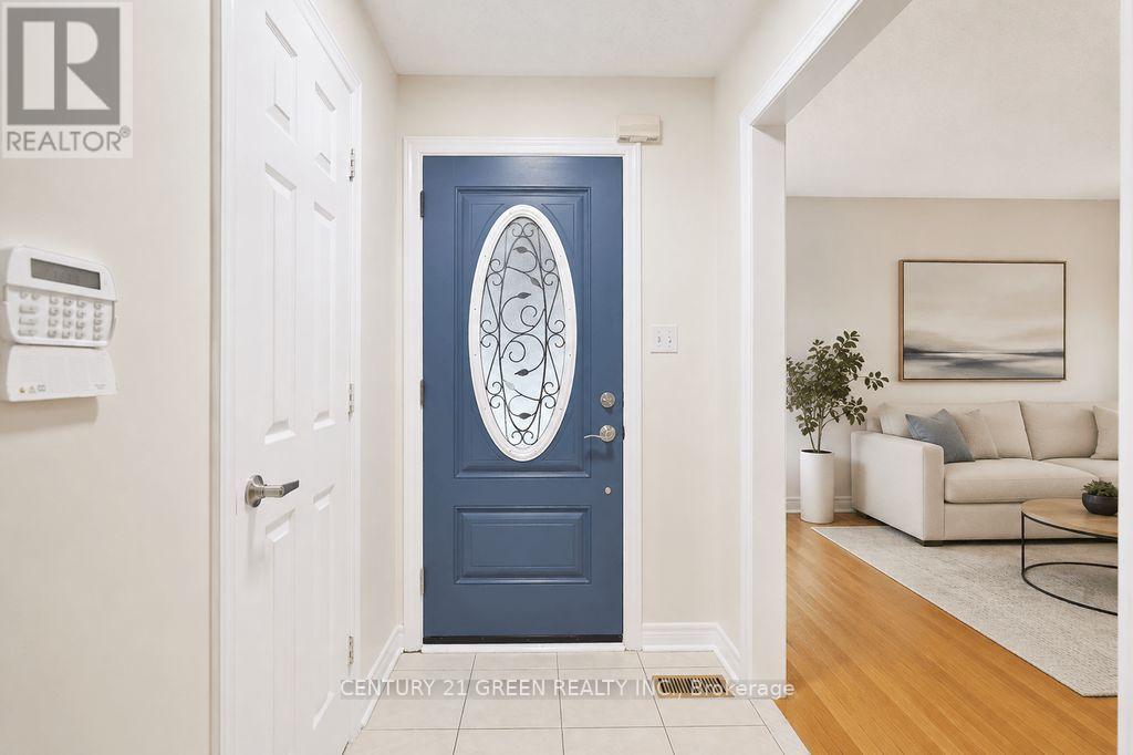 1446 Grossi Street, Mississauga, Ontario  L5V 1T8 - Photo 6 - W13741050