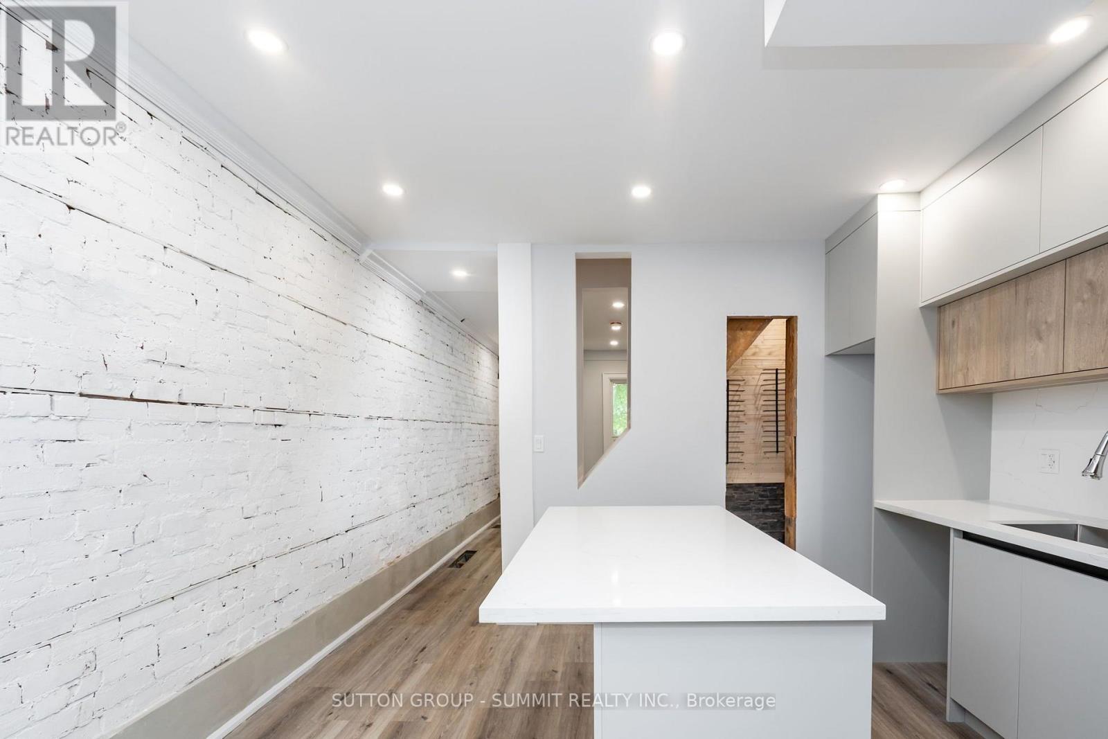 100 Rosethorn Avenue, Toronto, Ontario  M6N 3L1 - Photo 11 - W13741140