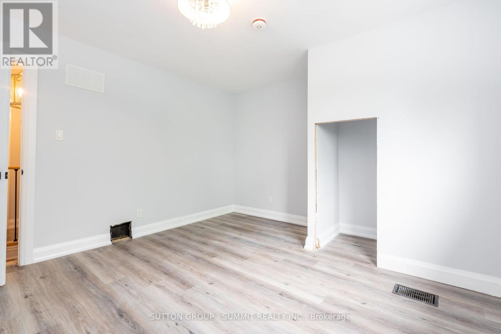 100 Rosethorn Avenue, Toronto, Ontario  M6N 3L1 - Photo 17 - W13741140