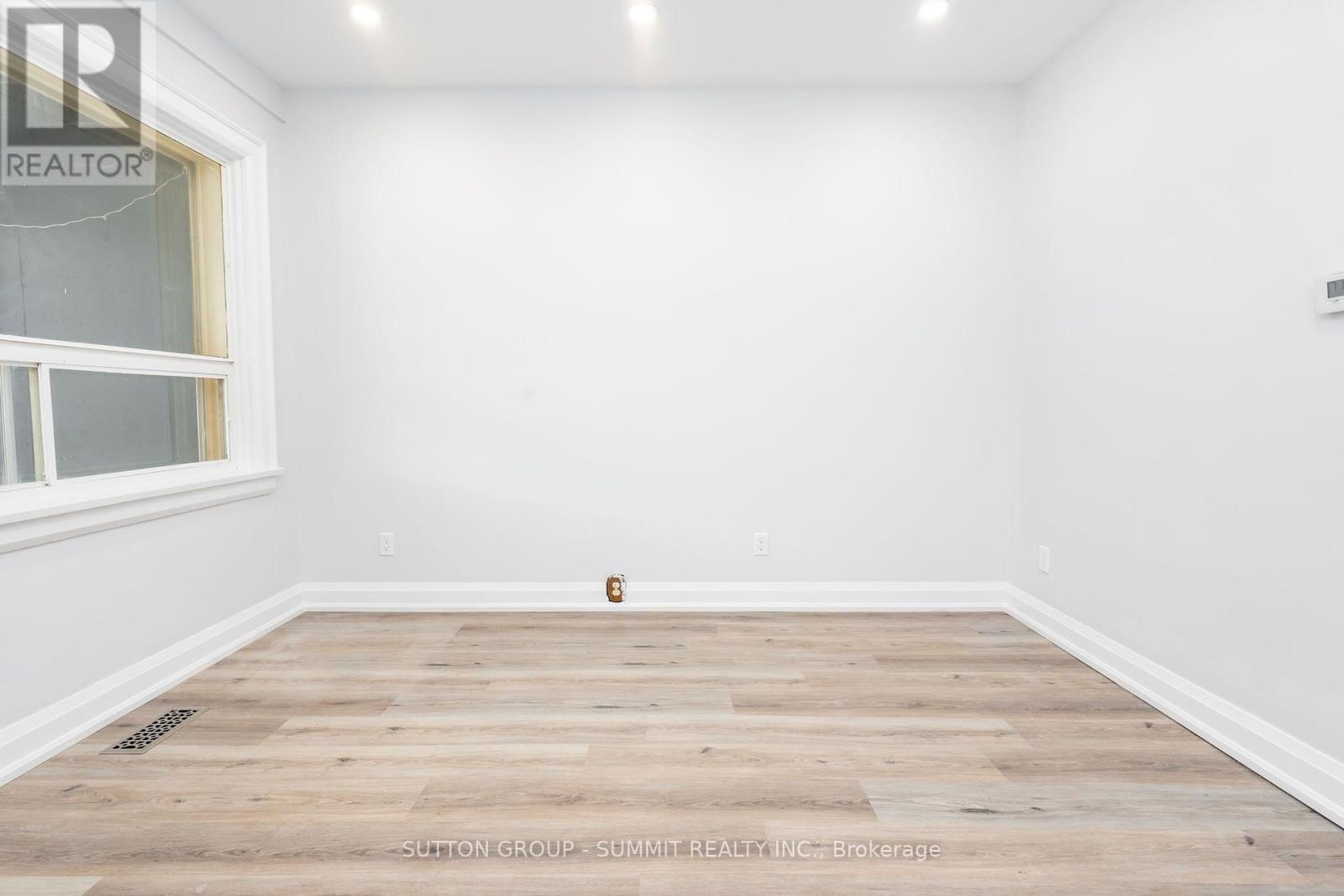 100 Rosethorn Avenue, Toronto, Ontario  M6N 3L1 - Photo 4 - W13741140