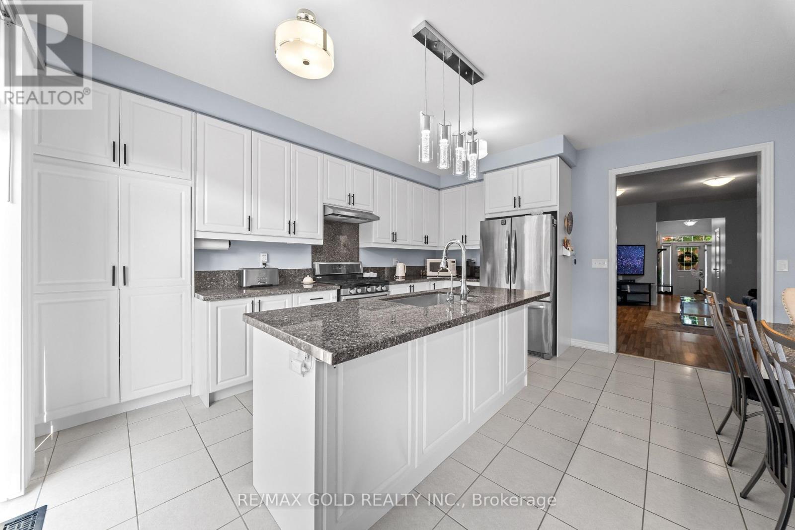 73 Lesabre Crescent, Brampton, Ontario  L6P 3R4 - Photo 7 - W13741142