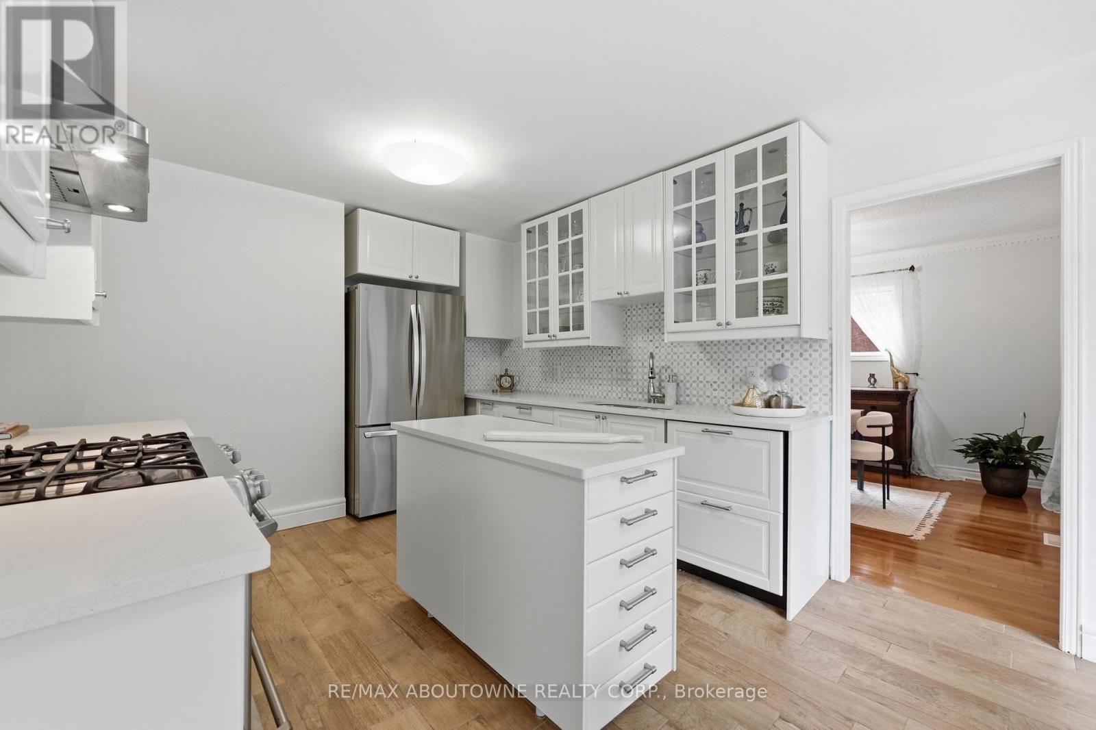 572 Harmony Avenue, Burlington, Ontario  L7N 3S8 - Photo 15 - W13741280