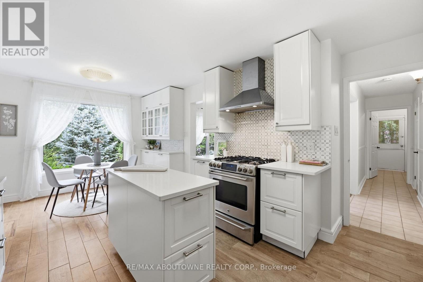 572 Harmony Avenue, Burlington, Ontario  L7N 3S8 - Photo 17 - W13741280