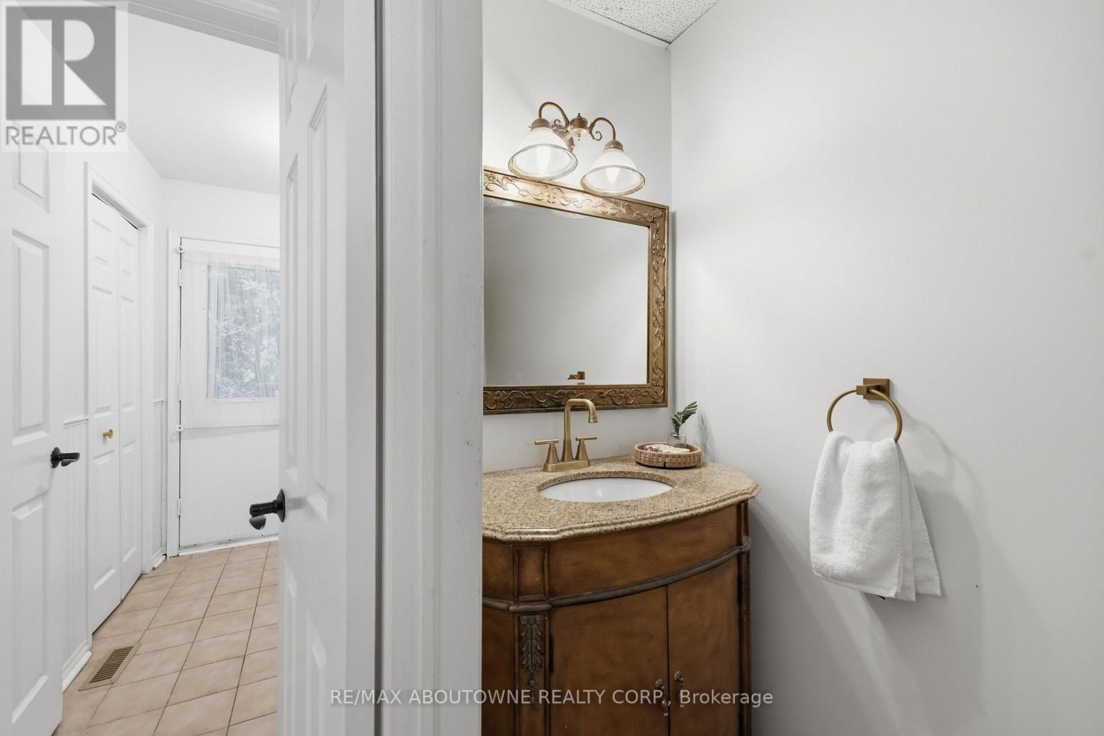 572 Harmony Avenue, Burlington, Ontario  L7N 3S8 - Photo 22 - W13741280