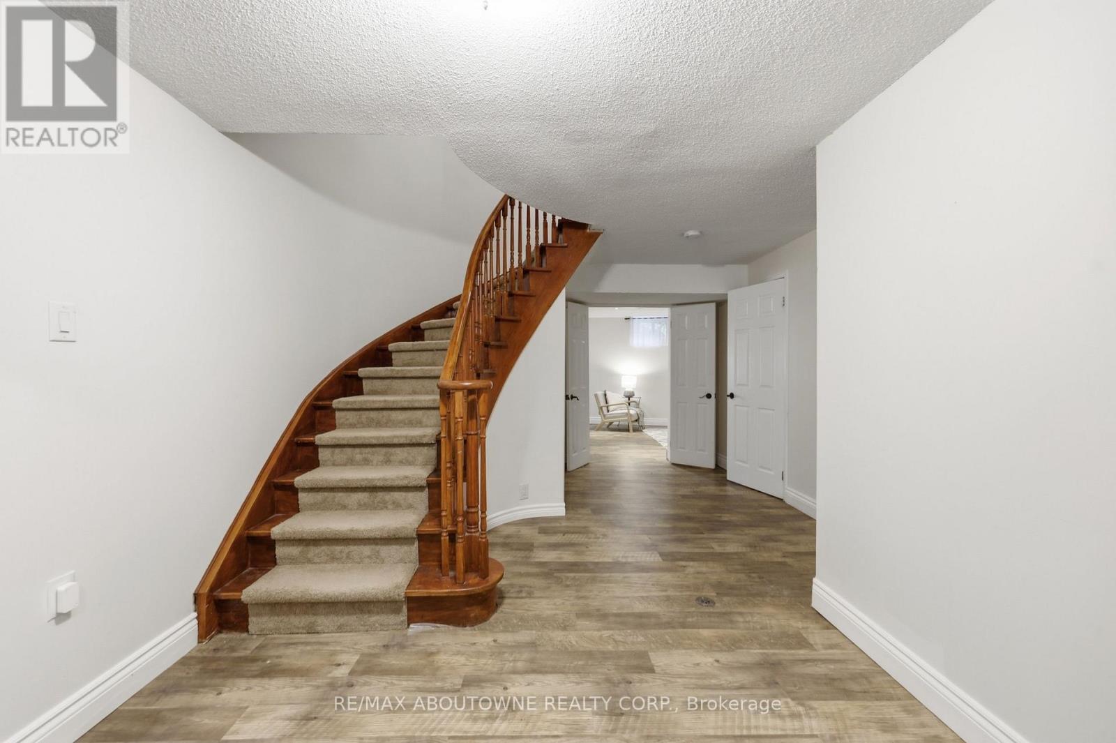 572 Harmony Avenue, Burlington, Ontario  L7N 3S8 - Photo 33 - W13741280