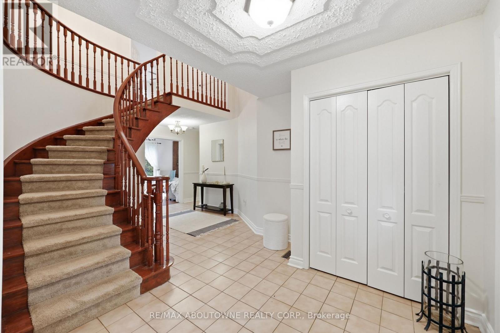 572 Harmony Avenue, Burlington, Ontario  L7N 3S8 - Photo 5 - W13741280