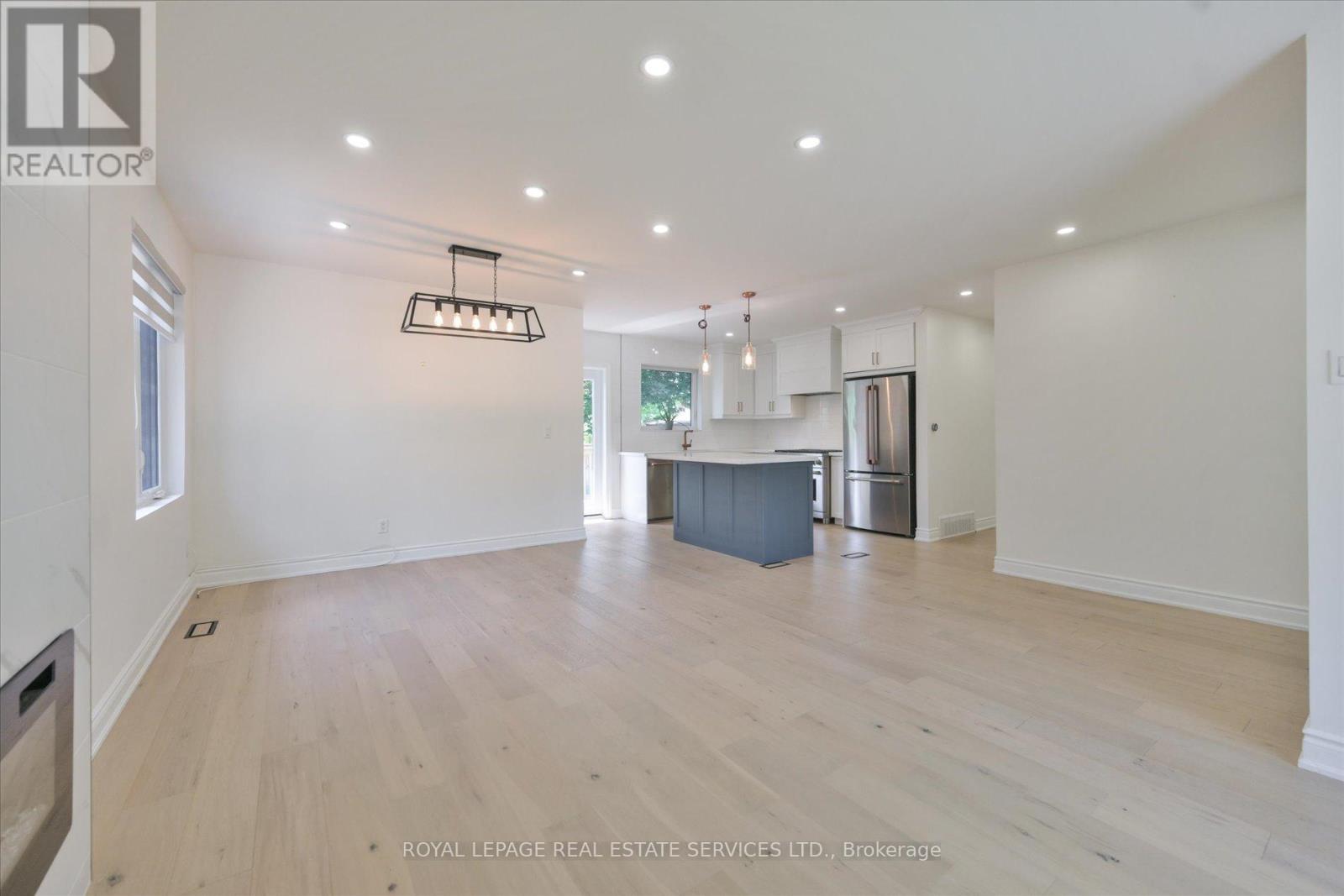 18 Celestine Drive, Toronto (Willowridge-Martingrove-Richview), Ontario  M9R 3N1 - Photo 12 - W13741328