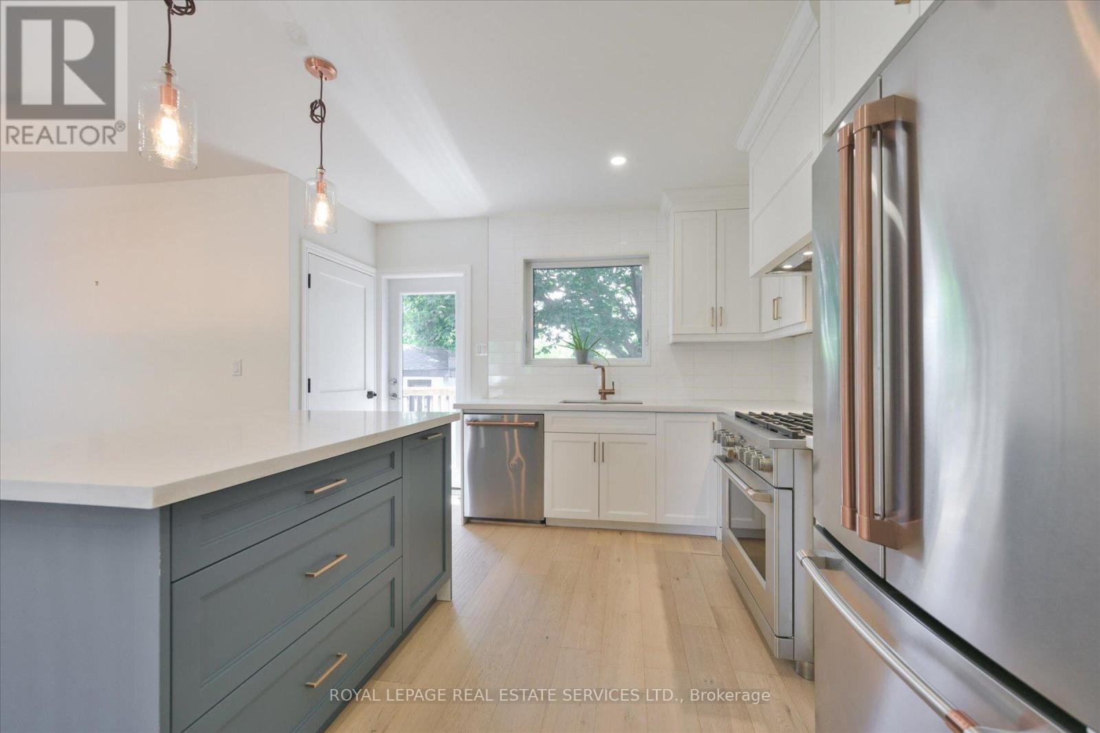 18 Celestine Drive, Toronto (Willowridge-Martingrove-Richview), Ontario  M9R 3N1 - Photo 16 - W13741328