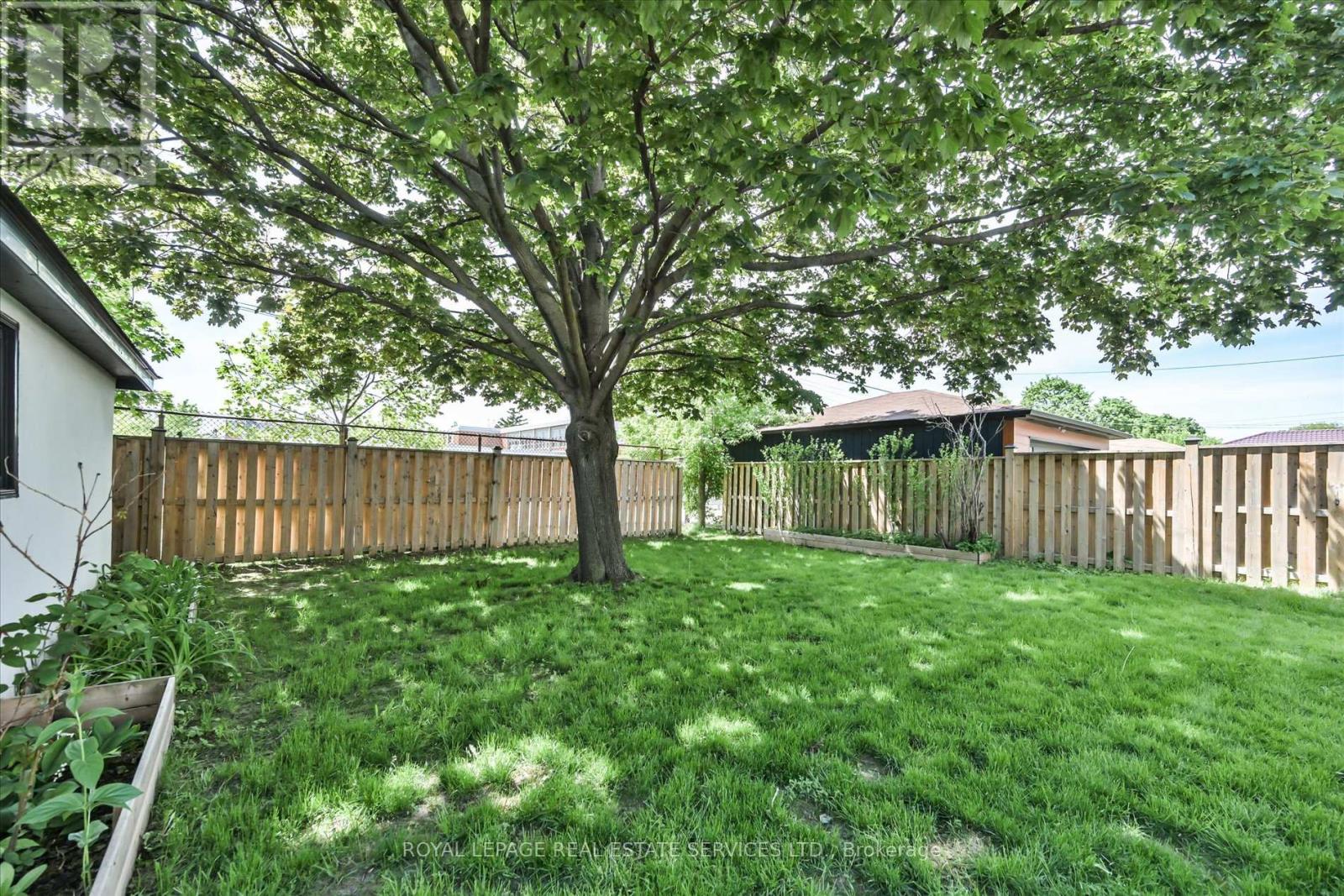 18 Celestine Drive, Toronto (Willowridge-Martingrove-Richview), Ontario  M9R 3N1 - Photo 38 - W13741328