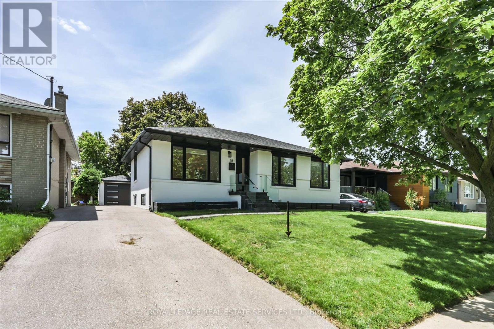 18 Celestine Drive, Toronto (Willowridge-Martingrove-Richview), Ontario  M9R 3N1 - Photo 4 - W13741328
