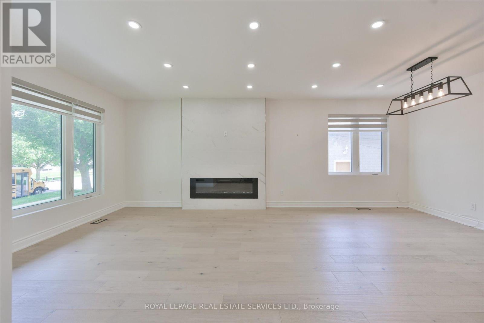 18 Celestine Drive, Toronto (Willowridge-Martingrove-Richview), Ontario  M9R 3N1 - Photo 7 - W13741328