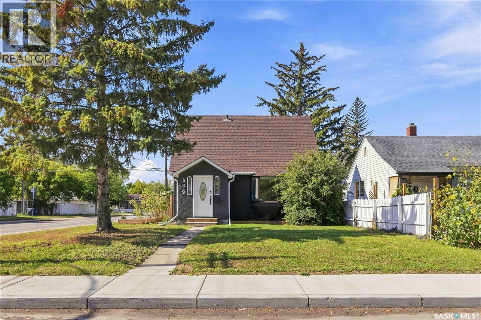 639 L Avenue S, Saskatoon, Saskatchewan  S7M 2H6 - Photo 1 - SK047307