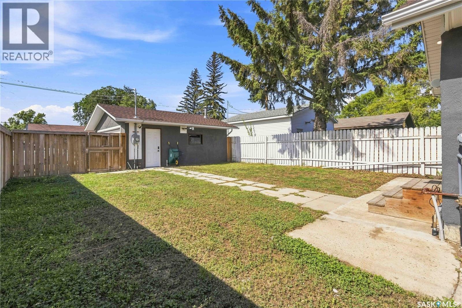 639 L Avenue S, Saskatoon, Saskatchewan  S7M 2H6 - Photo 30 - SK047307