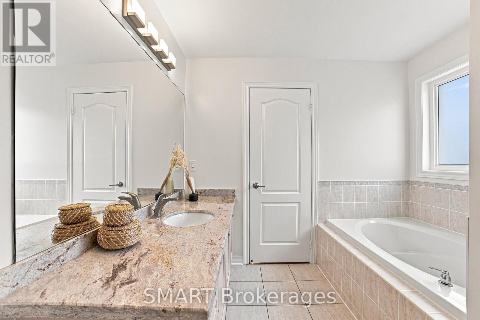 96 Capera Drive, Vaughan, Ontario  L4H 3K3 - Photo 15 - N13741074