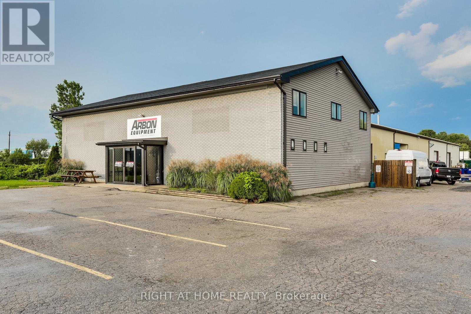 1464 CRUMLIN SIDE ROAD, London East, Ontario