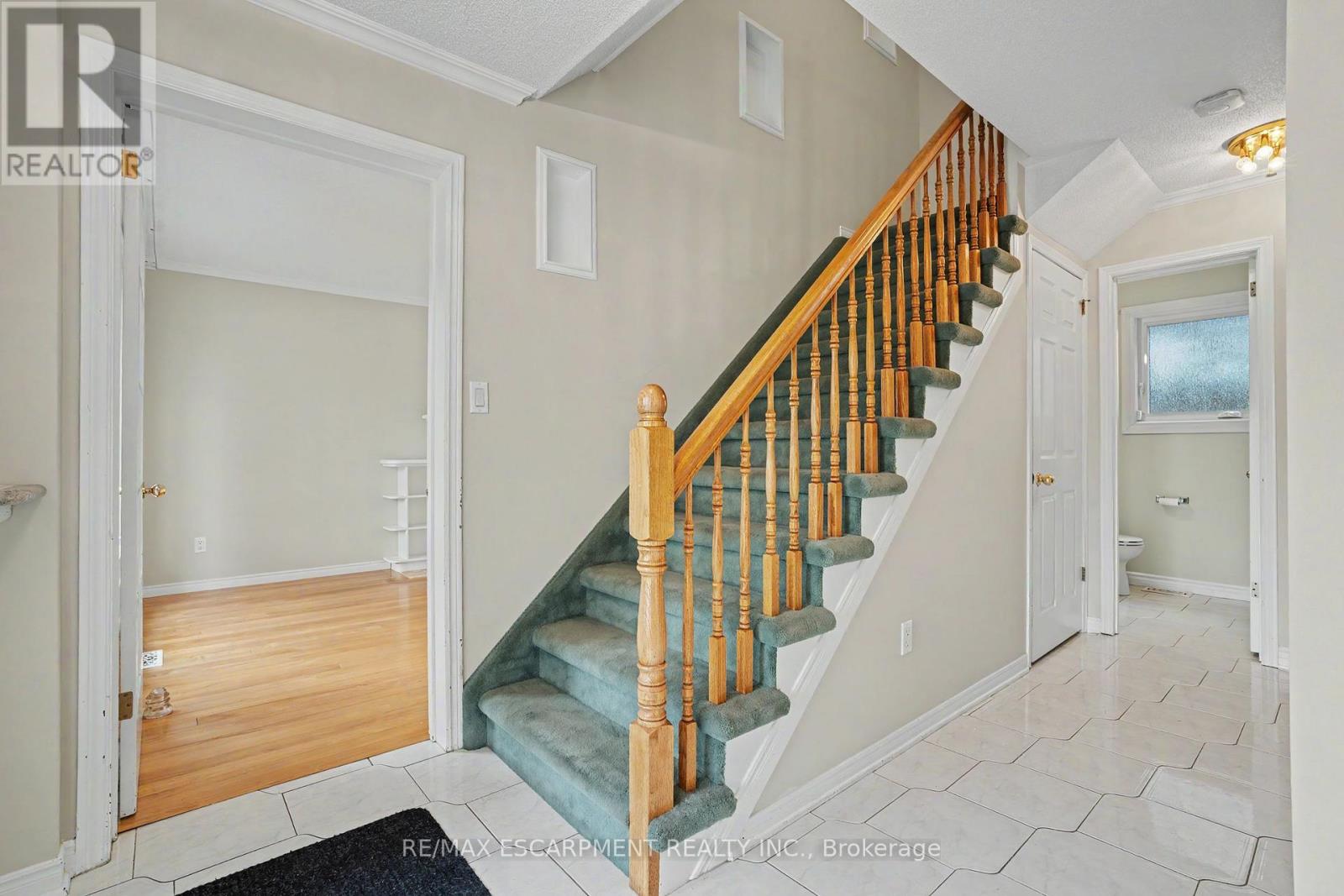 21 Farewell Crescent, West Lincoln, Ontario  L0R 2A0 - Photo 5 - X13741078