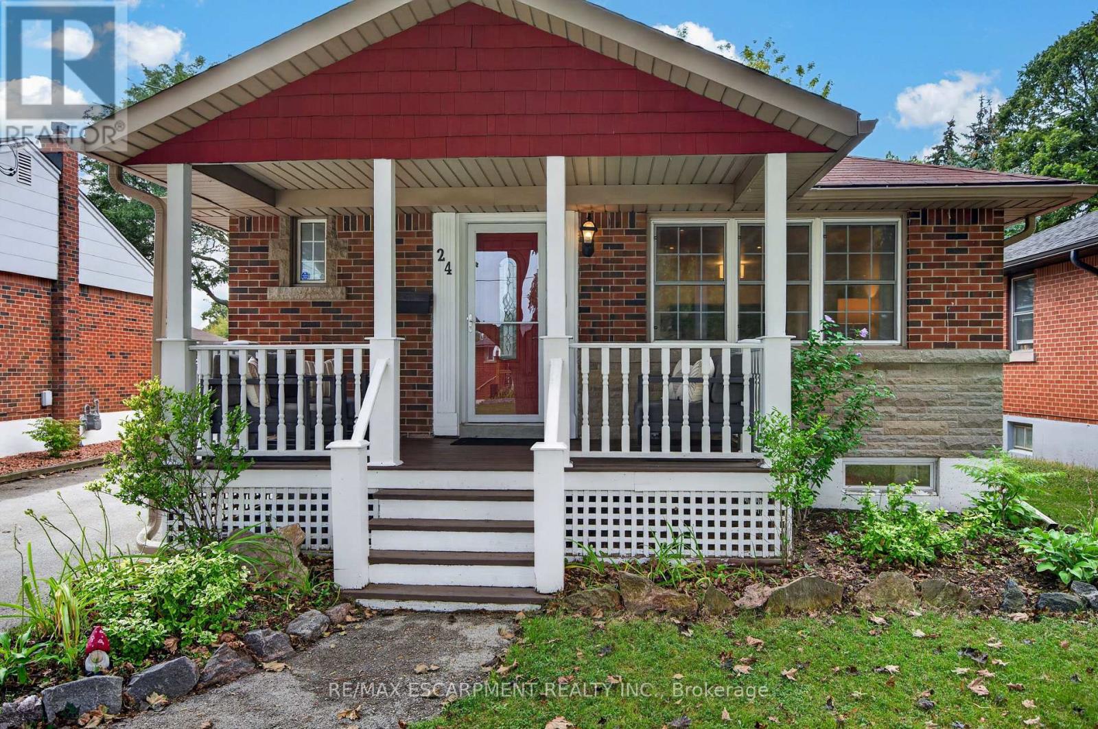 24 CASTLEFIELD DRIVE, Hamilton, Ontario