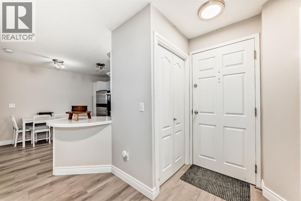 114, 10 Sierra Morena Mews SW, Calgary, Alberta  T3H 3K5 - Photo 6 - A2319323