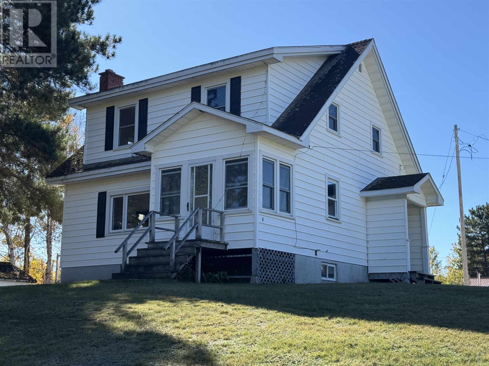 22 Low Ave, Gogama, Ontario  P0M 1W0 - Photo 1 - SM260201