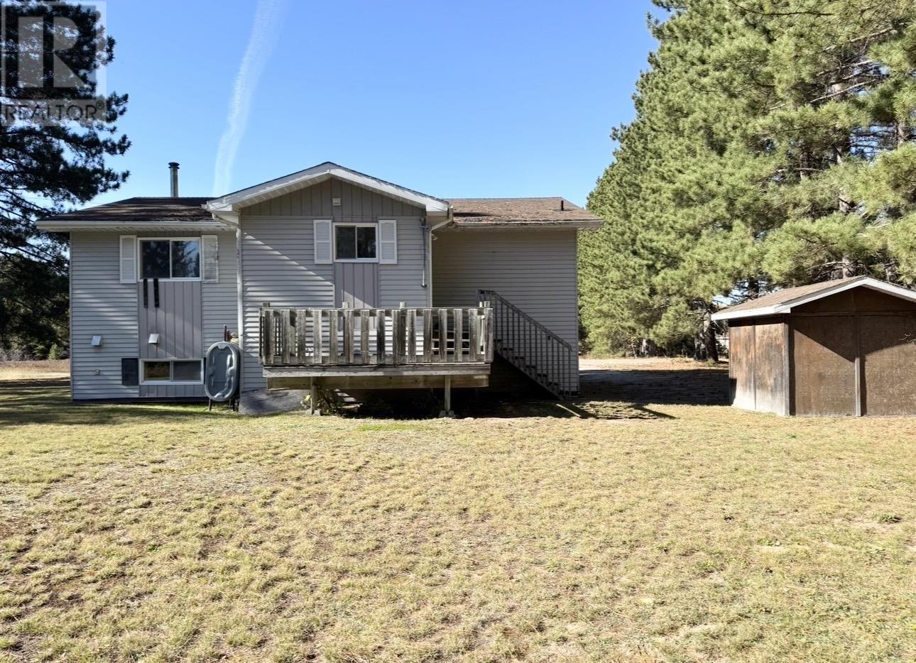 50 Russell Ave, Gogama, Ontario  P0M 1W0 - Photo 5 - SM260204