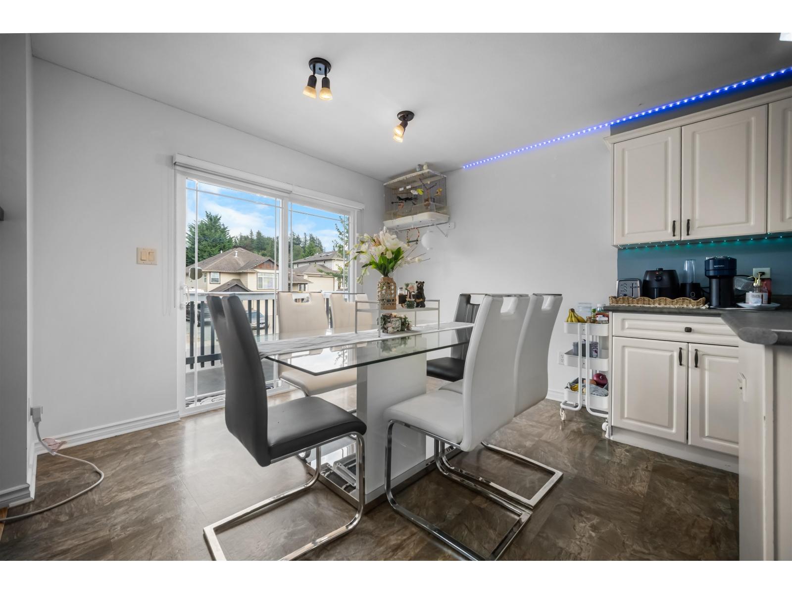 8459 Doerksen Drive, Mission, British Columbia  V2V 7C4 - Photo 11 - R3161013