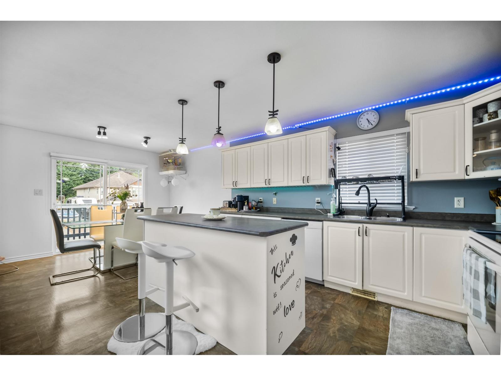8459 Doerksen Drive, Mission, British Columbia  V2V 7C4 - Photo 7 - R3161013