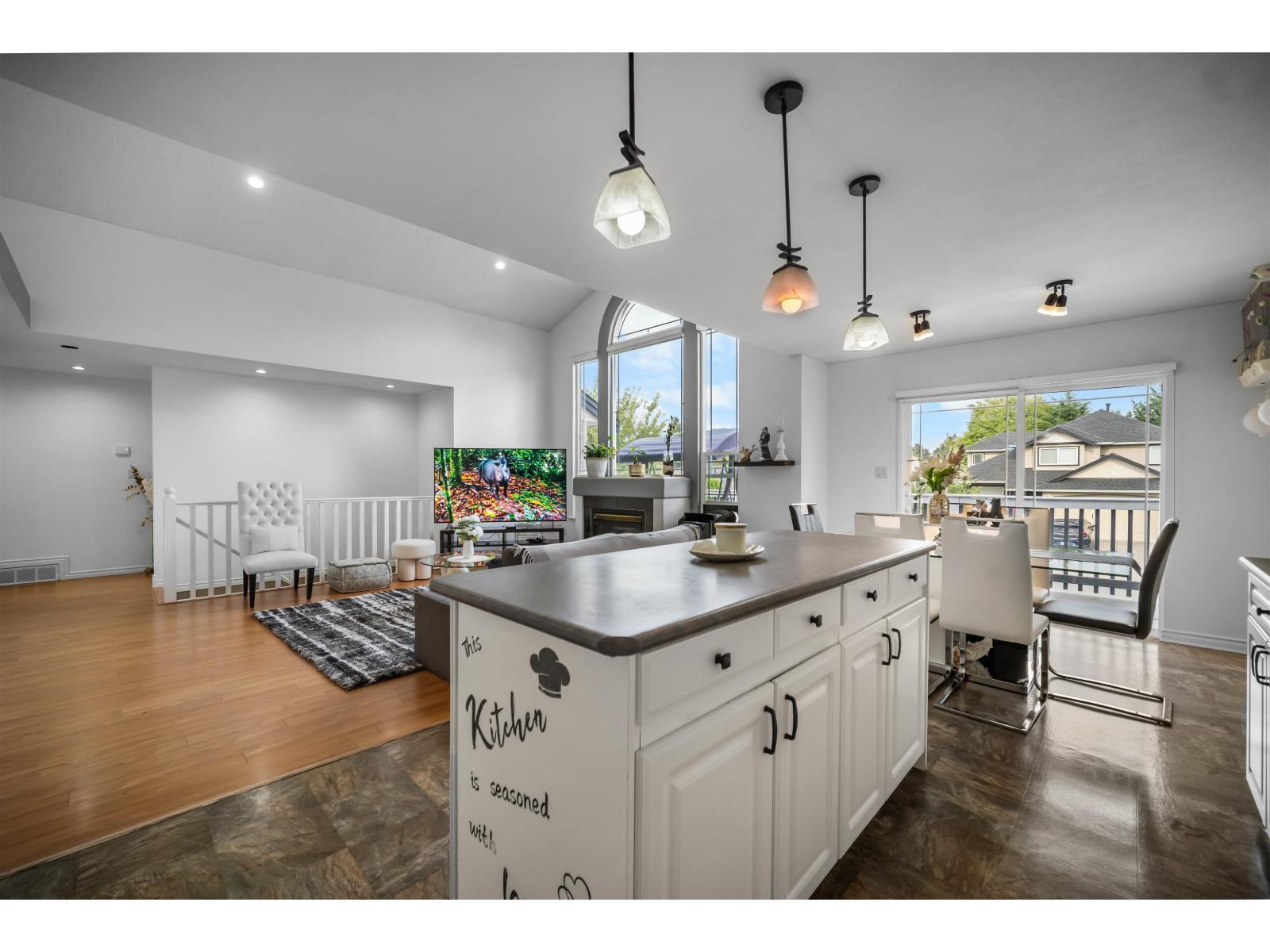 8459 Doerksen Drive, Mission, British Columbia  V2V 7C4 - Photo 9 - R3161013