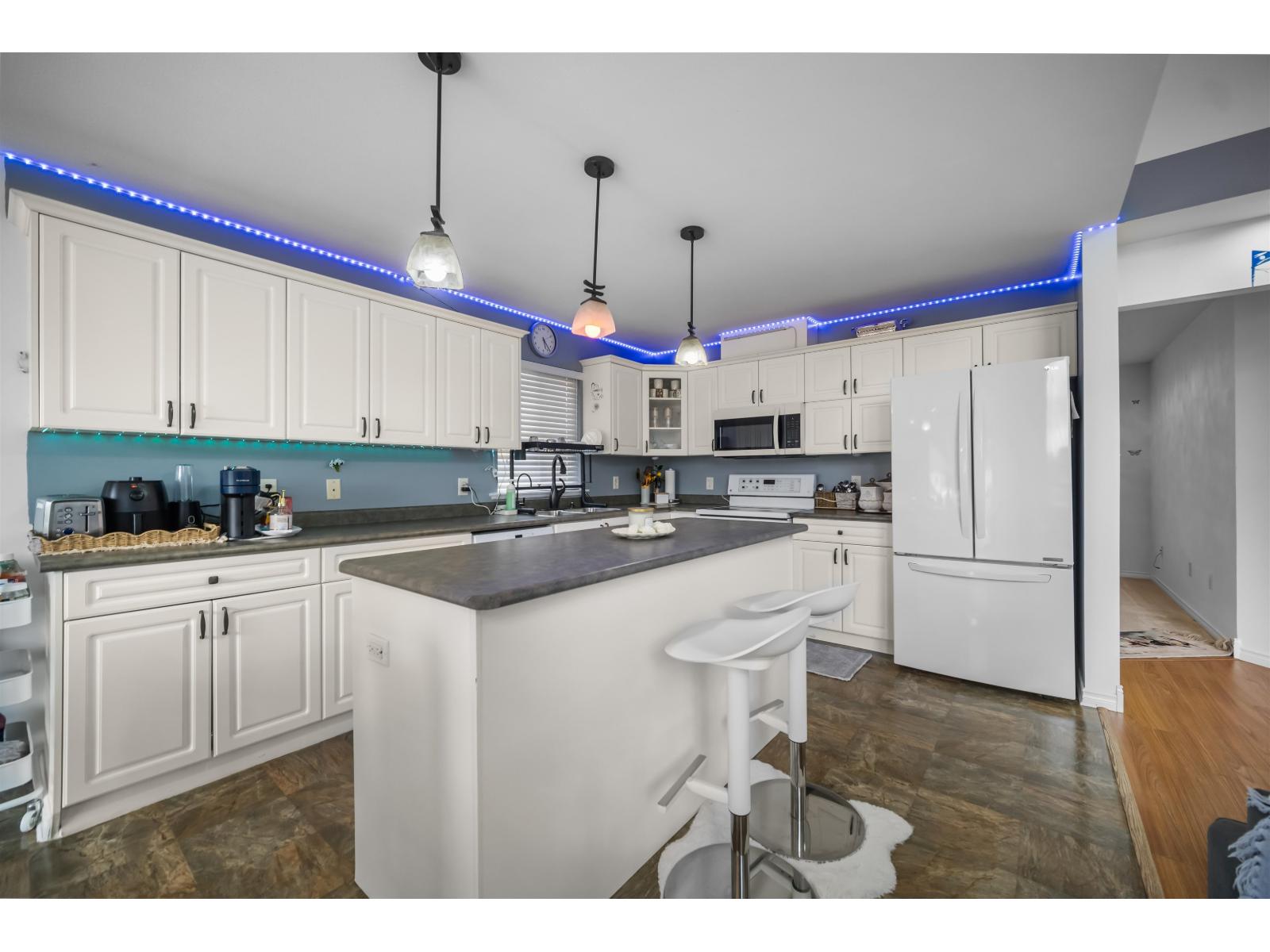 8459 Doerksen Drive, Mission, British Columbia  V2V 7C4 - Photo 8 - R3161013