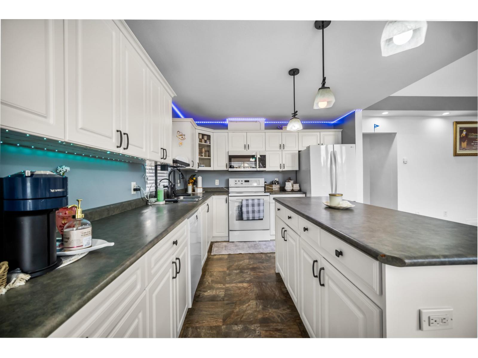 8459 Doerksen Drive, Mission, British Columbia  V2V 7C4 - Photo 10 - R3161013