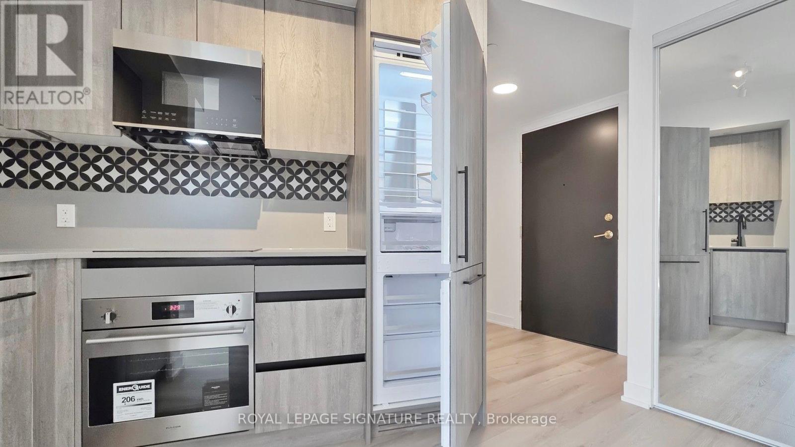 203 - 5 Lakeview Avenue S, Toronto, Ontario M6J 0H3 - Photo 15 - C13741388